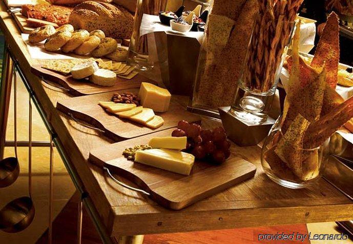 Renaissance Wuhan Hotel Restoran fotoğraf